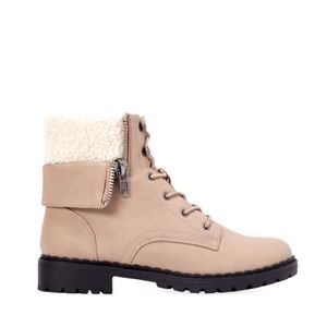 Like new Illona Combat Boot in Taupe - women’s size 9.5